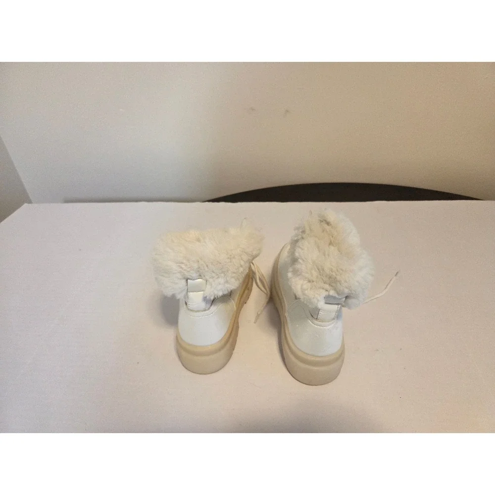 Olivia Miller Womens White Faux Fur Trim Lace Up Winter Combat Boots Size 9